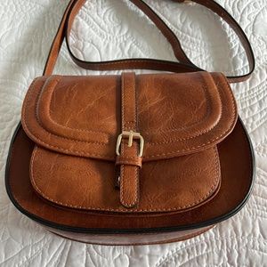 Saddle purse
